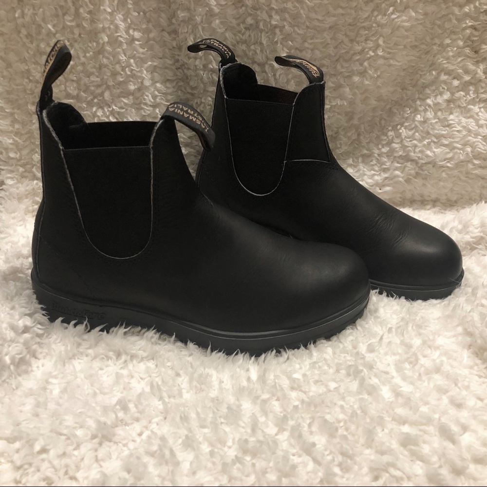 Black Blundstone Size 5 (Women’s Size 8)